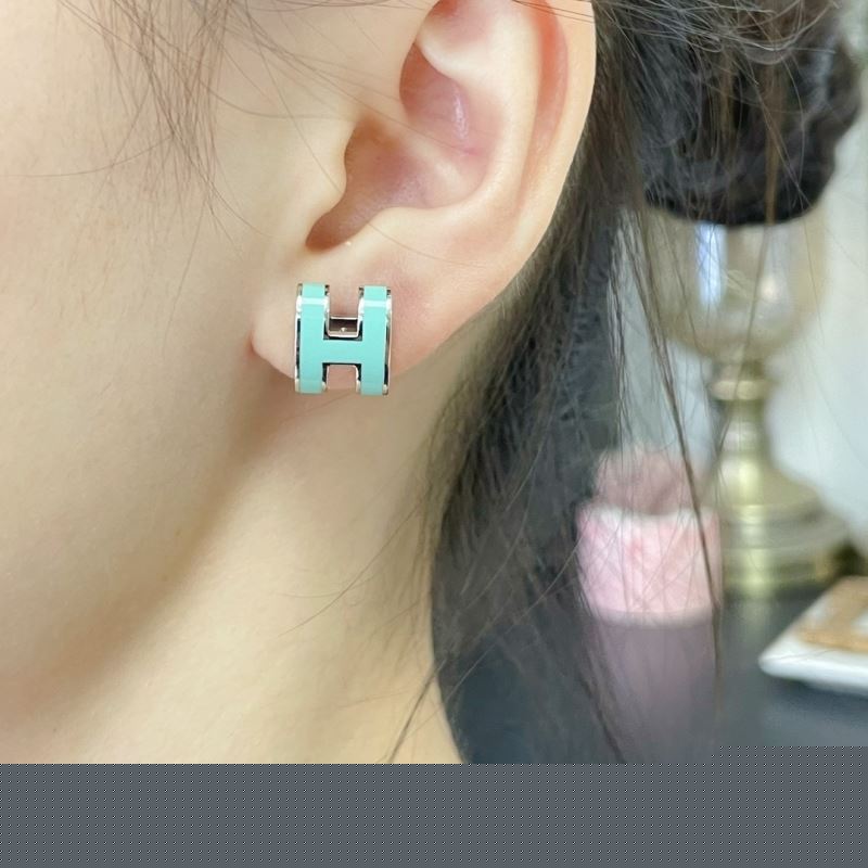 H**mes earrings